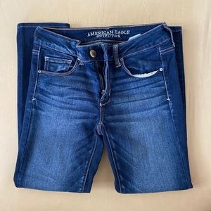 American Eagle super stretch size 4 short jeans